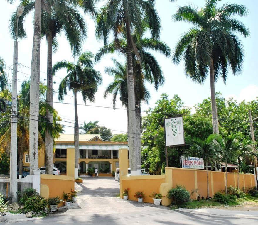 Palm Bay Guest House & Restaurant Montego Bay Eksteriør billede