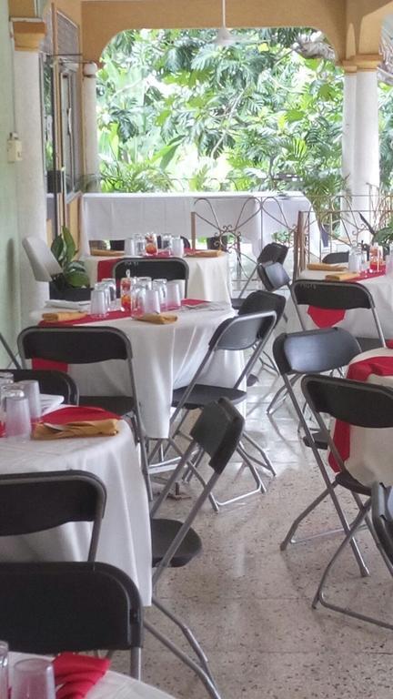 Palm Bay Guest House & Restaurant Montego Bay Eksteriør billede